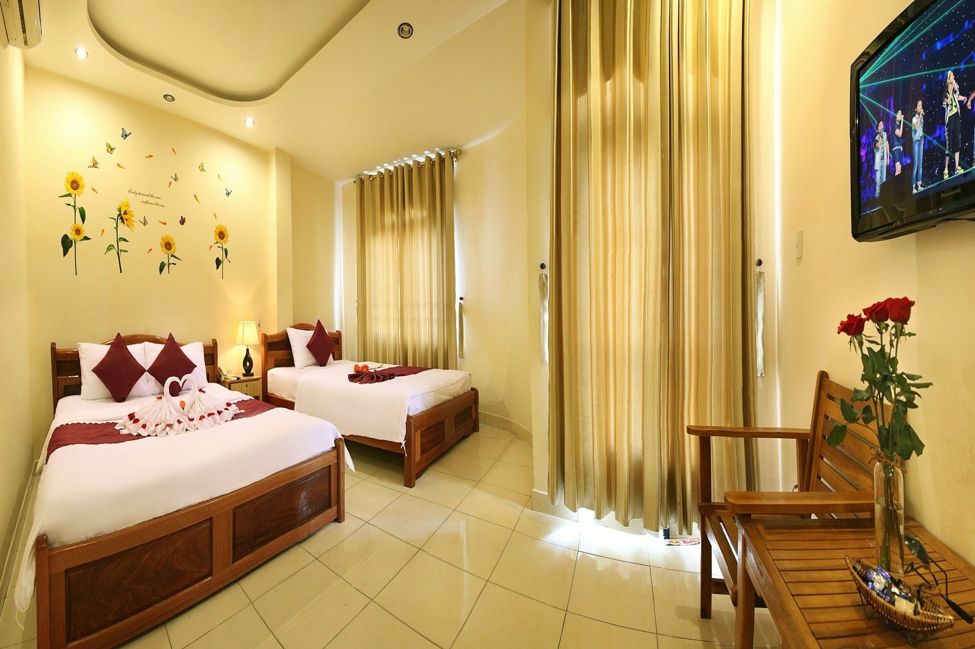 Victori Hotel Danang Екстериор снимка